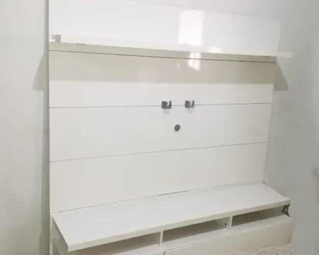 Rack suspenso branco em perfeito estado 