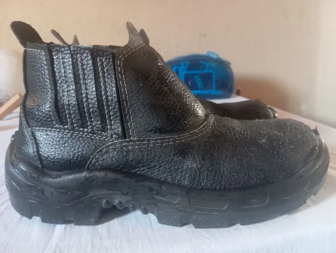 Bota N 37