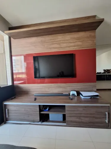 Rack com painel em MDF - robusto