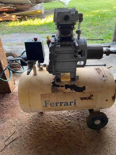 Compressor de Ar Ferrari 24L bivolt 