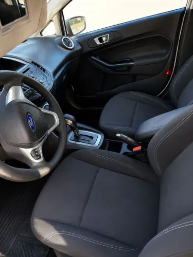 Ford Fiesta 1.6 16V Flex Aut. 5P 2014