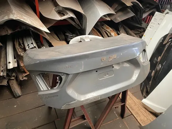 Tampa traseira Cruze 2018