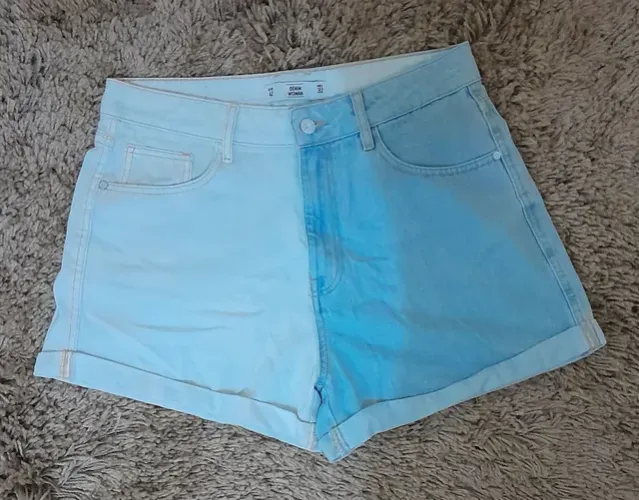 Short jeans
