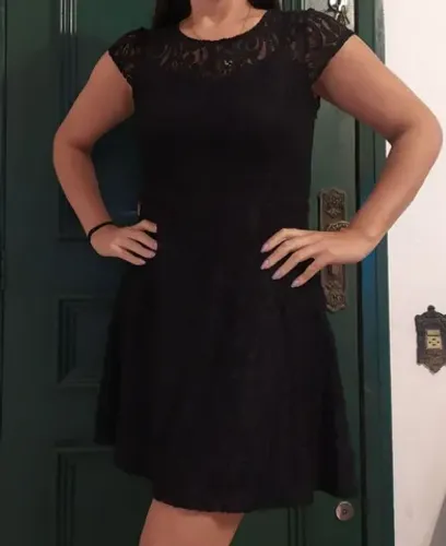 Vestido preto rendado G