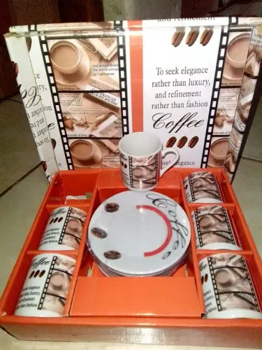 CONJUNTO 12 PEÇAS PARA CAFÉ SE PORCELANA.