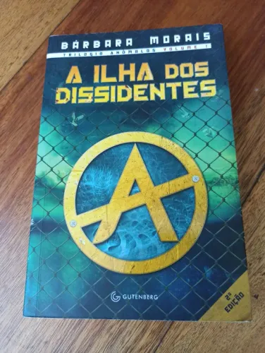 Livro "A Ilha dos Dissidentes" - Barbara Morais