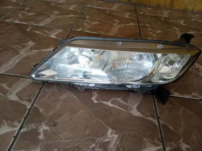 Farol Esquerdo Honda city 2015