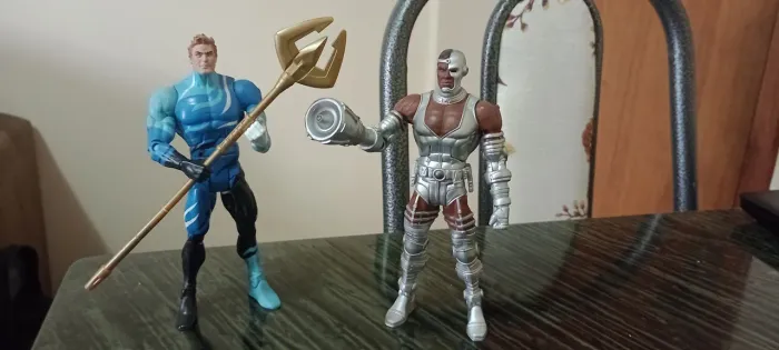 Bonecos de Ação DC Universe Classics- Aquaman disponível, Cyborg foi vendido.