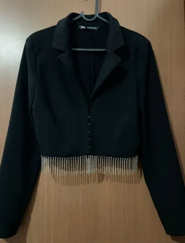 Blazer croped, Zara com detalhes em strass, tamanho G