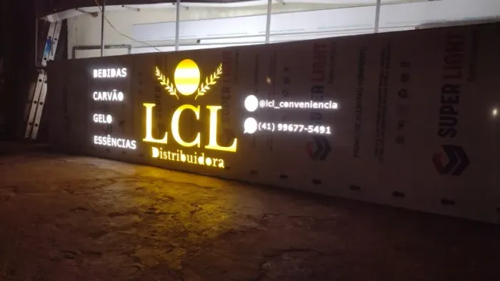 Fachadas em Pvc - Lona - Acm - Acrílico - Comunicação Visual - Letreiros - Letras-caixas -
