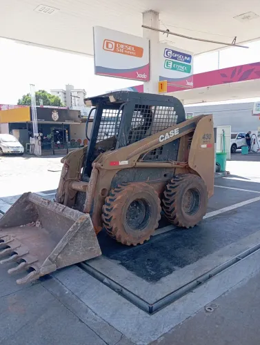Demolição, aterro, locação de minicarregadeira bobcat