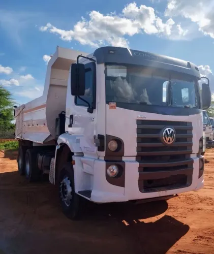 VOLKS 31330 TRUCK CAÇAMBA ANO 2014   PASSO DIVIDA 