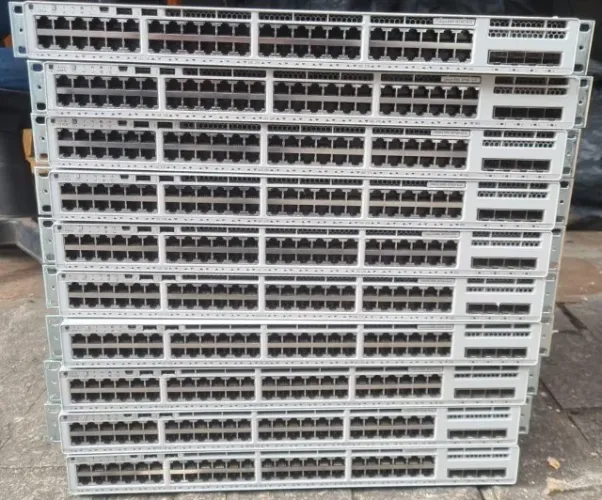 Switch Cisco Catalyst 9200L 48 port POE+ 4 x 1G