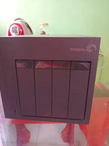 HD Externo Seagate 4 Bay - 4x 3.5 polegadas - Novo
