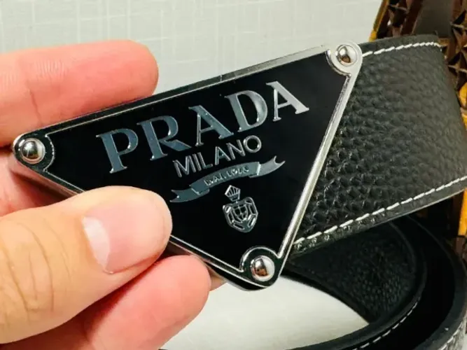 CINTO MASCULINO FEMININO PRADA MILANO FIVELA AÇO PRATA PREMIUM TOP LANÇAMENTO 2025