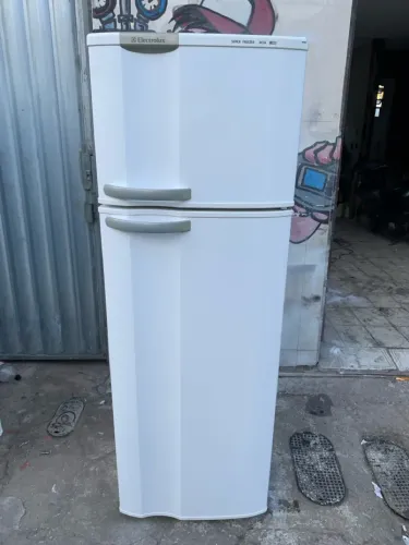 Vendo geladeira Electrolux duplex R$ 980