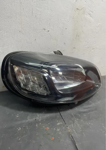 Farol Uno Vivace lado direito 2014