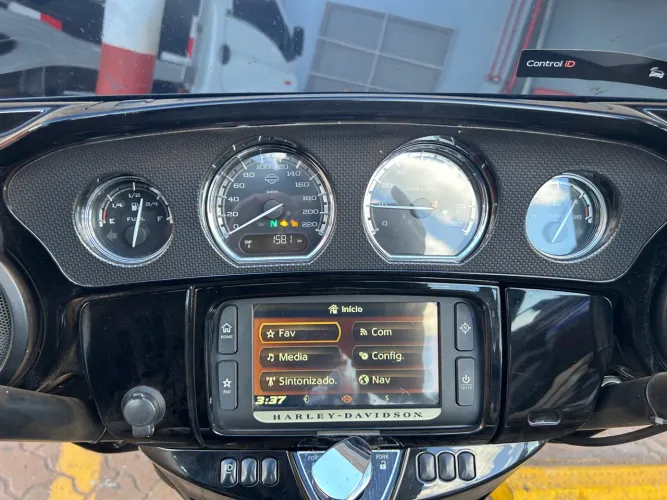 Moto Harley Davidson Street Glide CVO