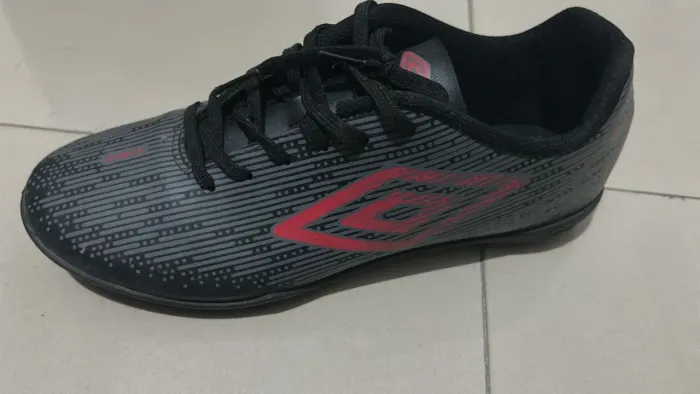 Vendo tênis umbro society n40
