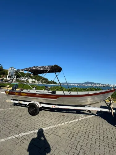 Bote Alumínio Fluvimar 5,90m + Motor Yamaha 15hp + Carretinha