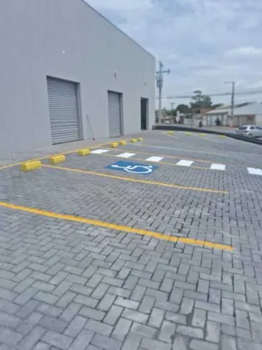 Ponto comercial : / Comercial / Tancredo Neves