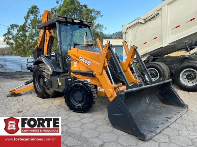 RETROESCAVADEIRA CASE 580M 4x4