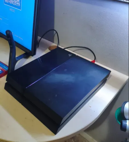 Ps4 500GB + Controle e 2 Jogos Midia Fisica + Jogos midia on-line