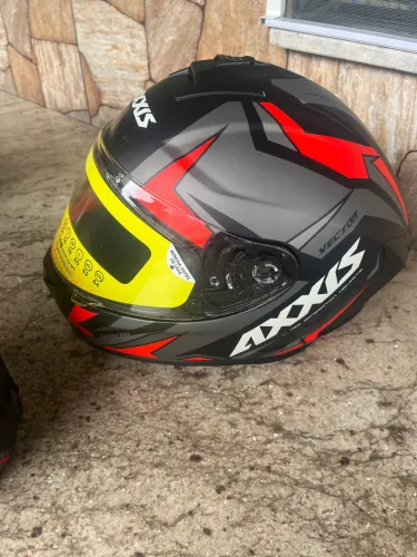 Capacete novo nunca usado na caixa
