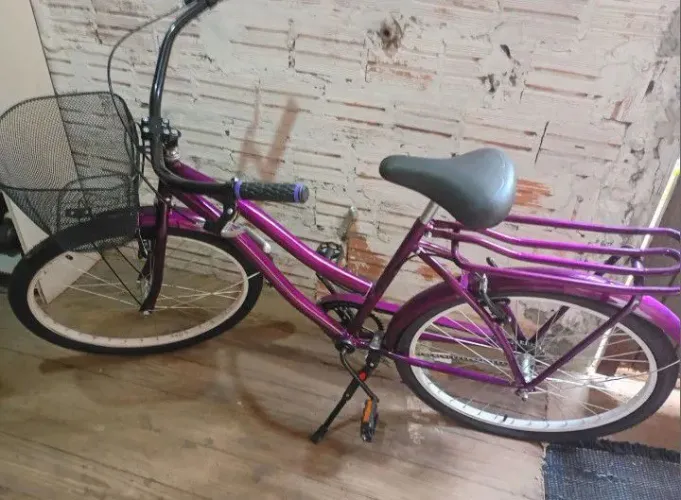 Bicicleta vintage aro 26 roxa
