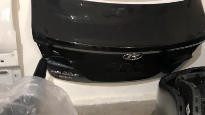 Tampa traseira hb20 sedan 2013 a 2019 Original sem detalhe