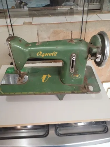 Máquina de costura Vigorelli
