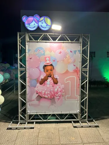 FOTO NA ENTRADA DA FESTA (GRIDE + LONA)