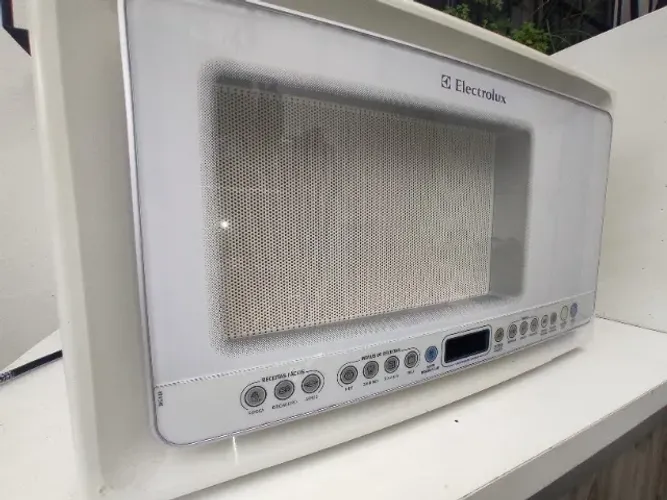 Microondas Electrolux MG4-1R com Grill - 127v