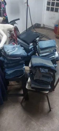 Lote de Jeans - Várias peças