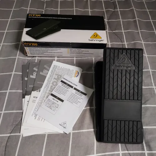 Pedal de Volume e Expressão Behringer FCV100