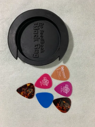 No Feedback USADO Blackbug Abafador De Violão E 6 Palhetas 