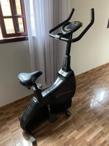 Bicicleta Ergométrica Bm2600 Movement Seminovo