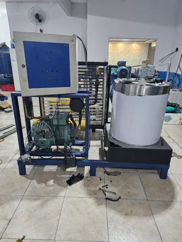 Máquina de fazer gelo industrial