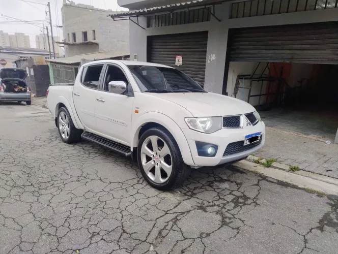 Mitsubishi L200 Triton HPE 3.5 CD V6 24V Flex Aut. 2012