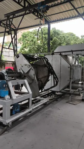 Máquina de rotomoldagem com molde