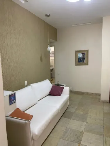 apto mobiliado 2 quartos com garagem em Copacabana