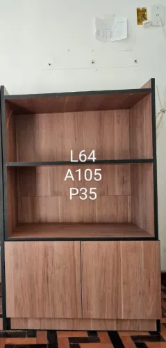 Estante de Madeira com Design Moderno