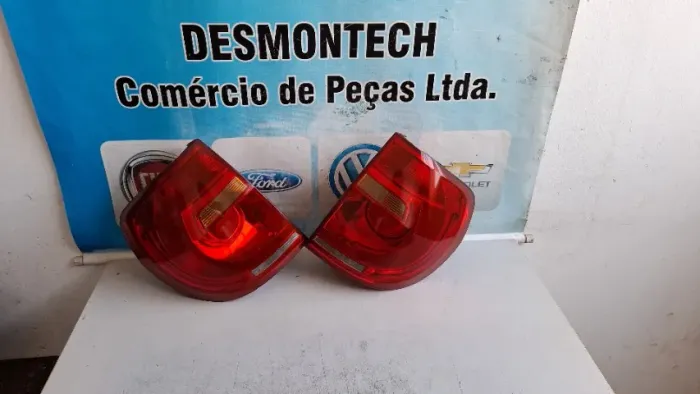 Par de lanterna fox 2011-2014 com detalhe 