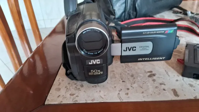 Filmadora vhs compact jvc pro cision 5 head system completa, ótimo estado, completa