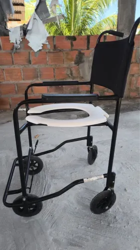 Cadeira de banho com rodas