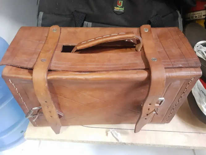 Bolsa de couro legítimo artesanal