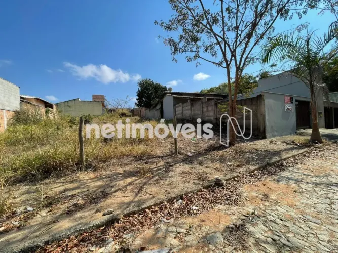 LOTE Á VENDA NO BAIRRO DONA SUZANA, FLORESTAL/MG
