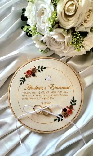 Porta Alianças Bordado a Mão Personalizado