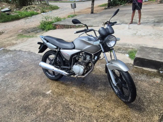 Titan 150 