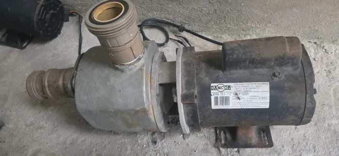 Bomba d'água autoescovante Dancor 110/220v